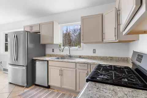 Kitchen - 84 Old Harbor Rd, Vinalhaven, ME 04863 photo 4 of 4