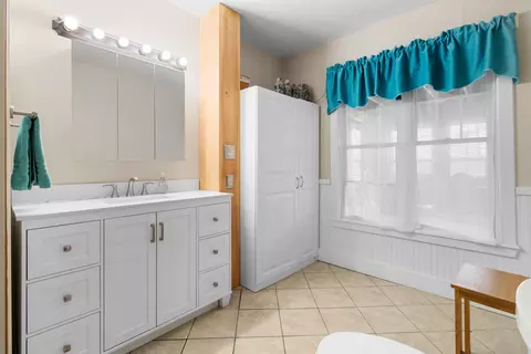 Bath - 84 Old Harbor Rd, Vinalhaven, ME 04863 photo 1 of 1