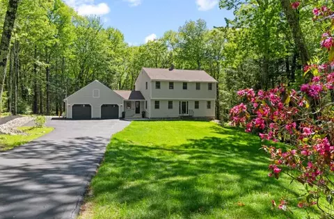 16 Pleasant Valley Rd, Cumberland, ME 04021