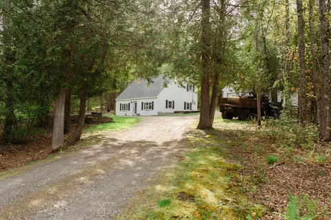 7 Upper Oak Point Rd, Winterport, ME 04496