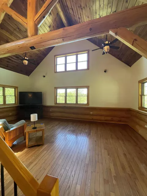 Living - 44 Holmes Ln, Cushing, ME 04563 photo 6 of 17