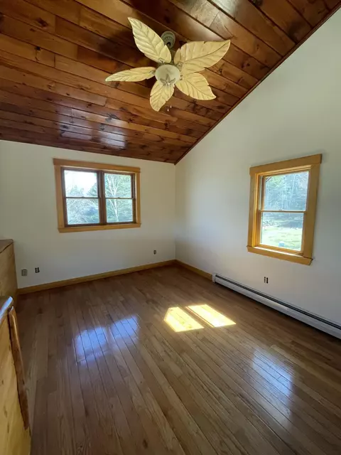 Bedroom - 44 Holmes Ln, Cushing, ME 04563 photo 1 of 2