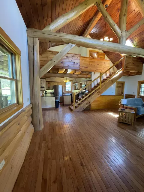 Entry Way - 44 Holmes Ln, Cushing, ME 04563 photo 2 of 7
