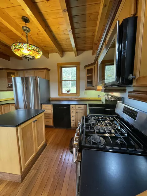 Kitchen - 44 Holmes Ln, Cushing, ME 04563 photo 5 of 9