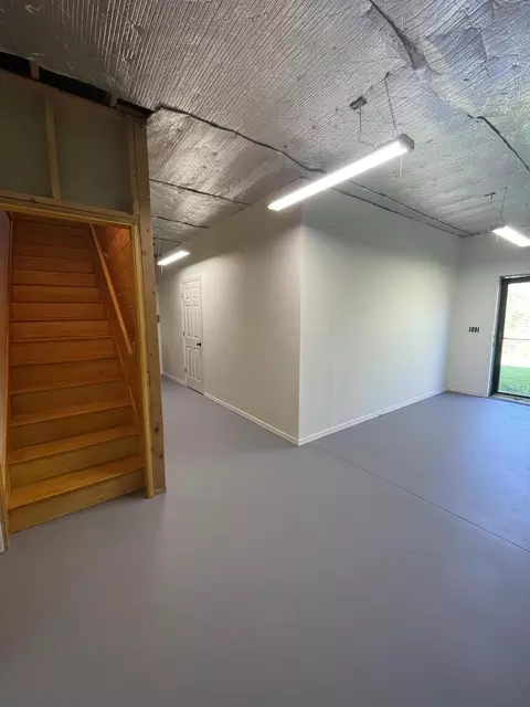 Entry Way - 44 Holmes Ln, Cushing, ME 04563 photo 5 of 7