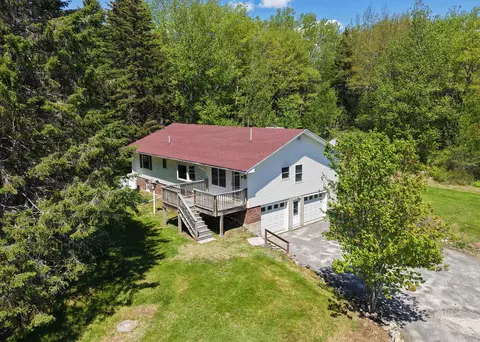 799 Pond Rd, Gouldsboro, ME 04607