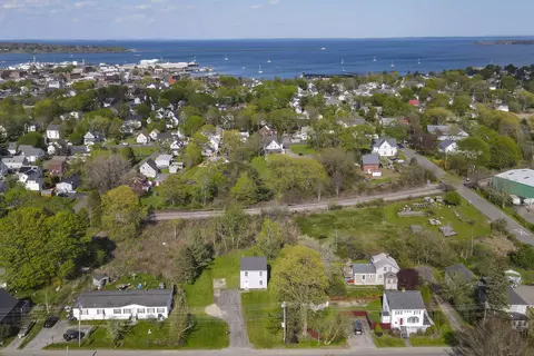 59 Broadway, Rockland, ME 04841