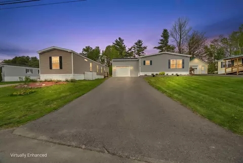 8 E St, Bangor, ME 04401