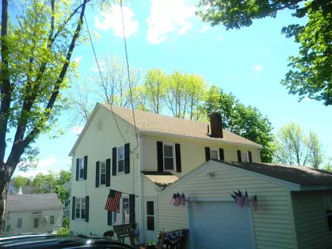 26 Mechanic St, Bucksport, ME 04416