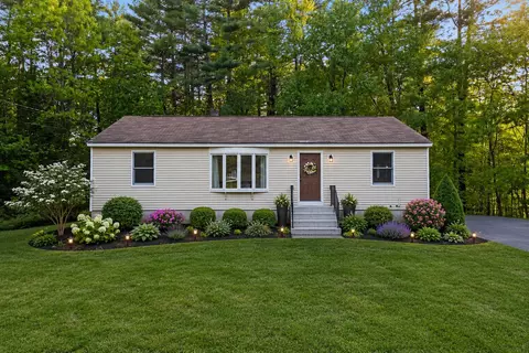 4 Mayfield Dr, Westbrook, ME 04092