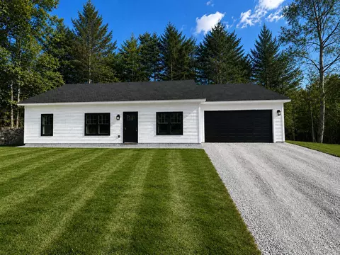 11 Car-ty Ct, Lewiston, ME 04240