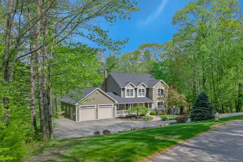 25 Hillview Ln, Lewiston, ME 04240
