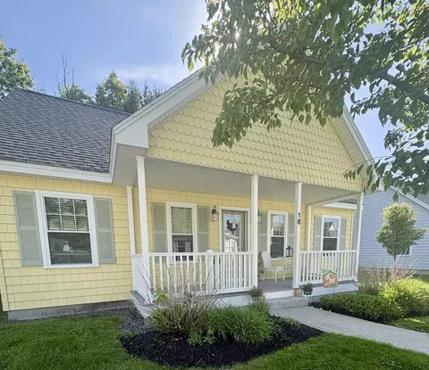 18 Summer Winds Dr #18, Old Orchard Beach, ME 04064