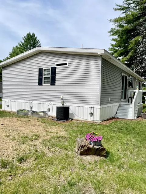 15 Iris Ct, Augusta, ME 04330 photo 2