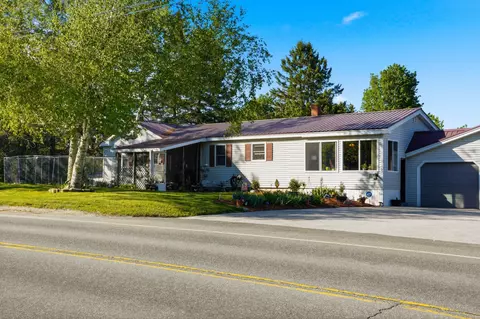 2657 Union St, Hermon, ME 04401