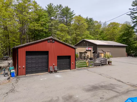 786 Howes Corner Rd, Turner, ME 04282