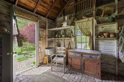 Exterior - 367 E Side Rd, Trevett, ME 04571 photo 5 of 14
