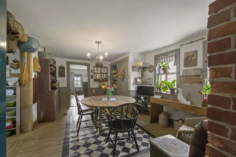 Dining - 367 E Side Rd, Trevett, ME 04571 photo 1 of 4