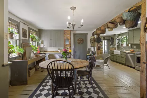 Dining - 367 E Side Rd, Trevett, ME 04571 photo 2 of 4