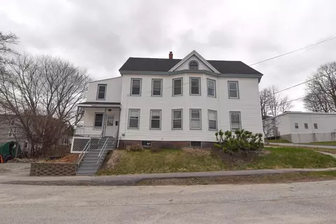 86 Fourth St # B, Auburn, ME 04210