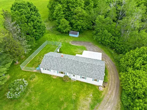 2525 W River Rd, Sidney, ME 04330