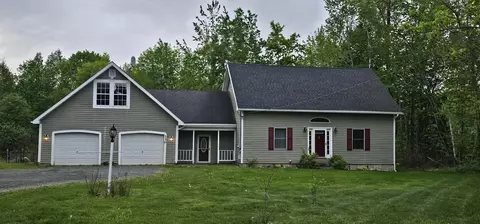 130 Middle Rd, Oakland, ME 04963
