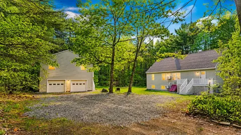16 Dyer Rd, Raymond, ME 04071