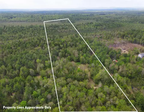 68 Mayflower Ln, Berwick, ME 04027