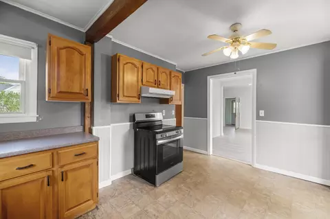 Entry Way - 826 Riverside, Augusta, ME 04330 photo 1 of 3