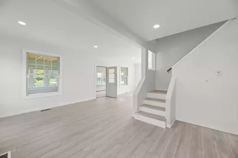 Living - 826 Riverside, Augusta, ME 04330 photo 2 of 6