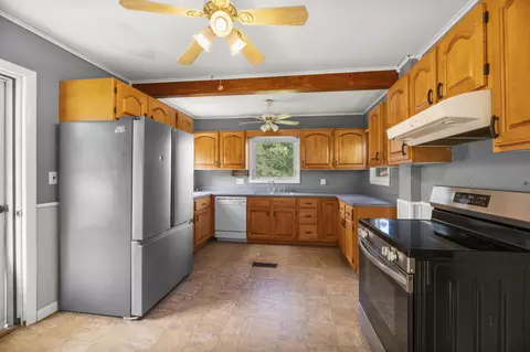 Kitchen - 826 Riverside, Augusta, ME 04330 photo 2 of 3