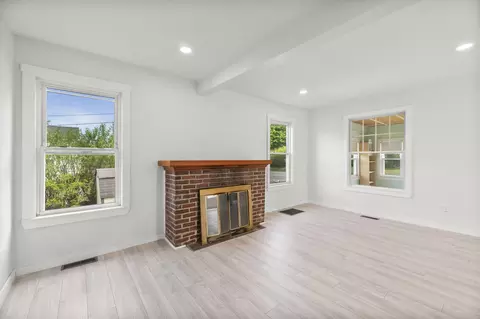 Living - 826 Riverside, Augusta, ME 04330 photo 1 of 6