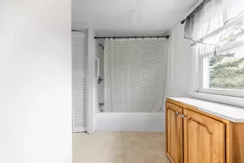 Bath - 300 Coldbrook Rd, Hampden, ME 04444 photo 2 of 4