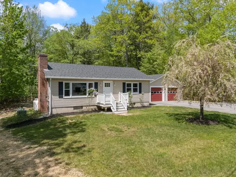 37 Pilgrim Rd, Standish, ME 04084