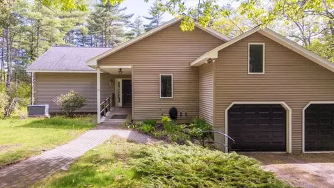 11 Highland Rd, Newcastle, ME 04553