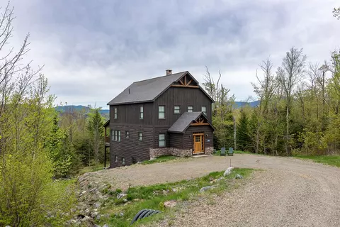 6005 Sandy River Cir, Carrabassett Valley, ME 04947