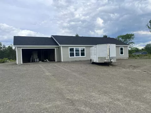 9 Blue Sky Dr, Levant, ME 04456
