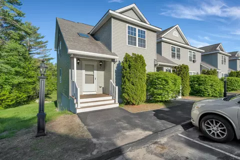 2 Ledges Ct #17, Lewiston, ME 04240