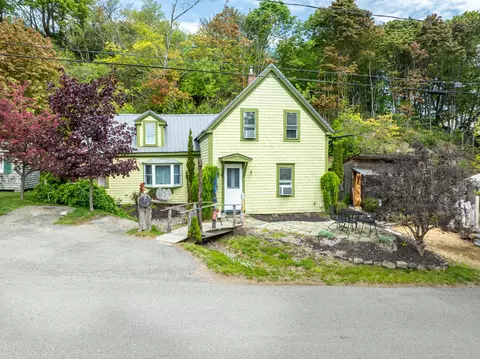19 Sullivan St, Eastport, ME 04631