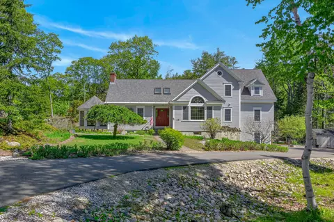 12 Touchstone Dr, Kennebunkport, ME 04046