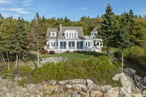 26 Miradon Ln, Southport, ME 04576