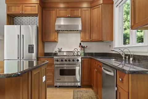 Kitchen - 84 Ocean Heights Ln, Ogunquit, ME 03907 photo 2 of 4