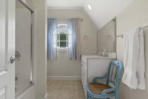 Bath - 84 Ocean Heights Ln, Ogunquit, ME 03907 photo 5 of 5