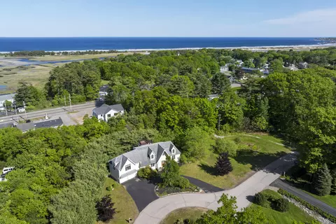 84 Ocean Heights Ln, Ogunquit, ME 03907