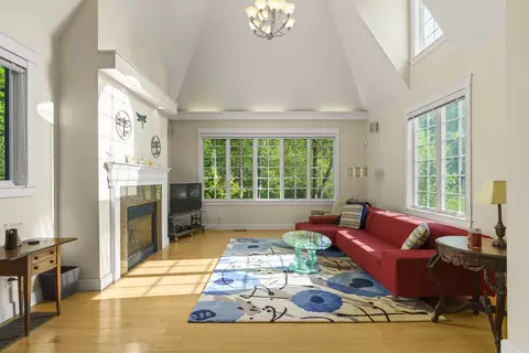 Living - 84 Ocean Heights Ln, Ogunquit, ME 03907 photo 2 of 3
