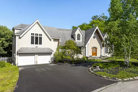 Exterior - 84 Ocean Heights Ln, Ogunquit, ME 03907 photo 2 of 11