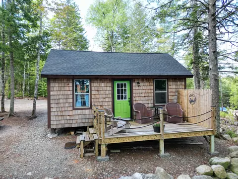 147 Woodcock Dr, Lincoln, ME 04457