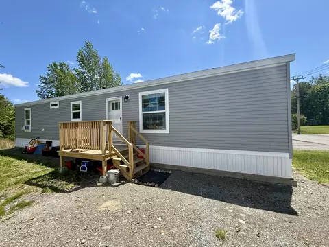 28 Hobson Ave, Veazie, ME 04401
