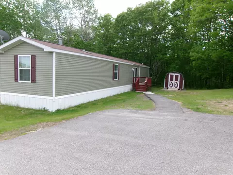 1 Gilmore Dr, Topsham, ME 04086