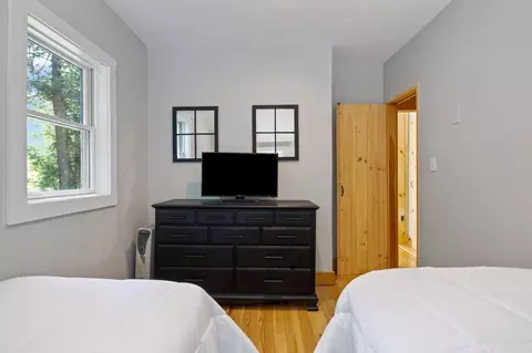 Bedroom - 33 E Shore Dr, Limerick, ME 04048 photo 3 of 6